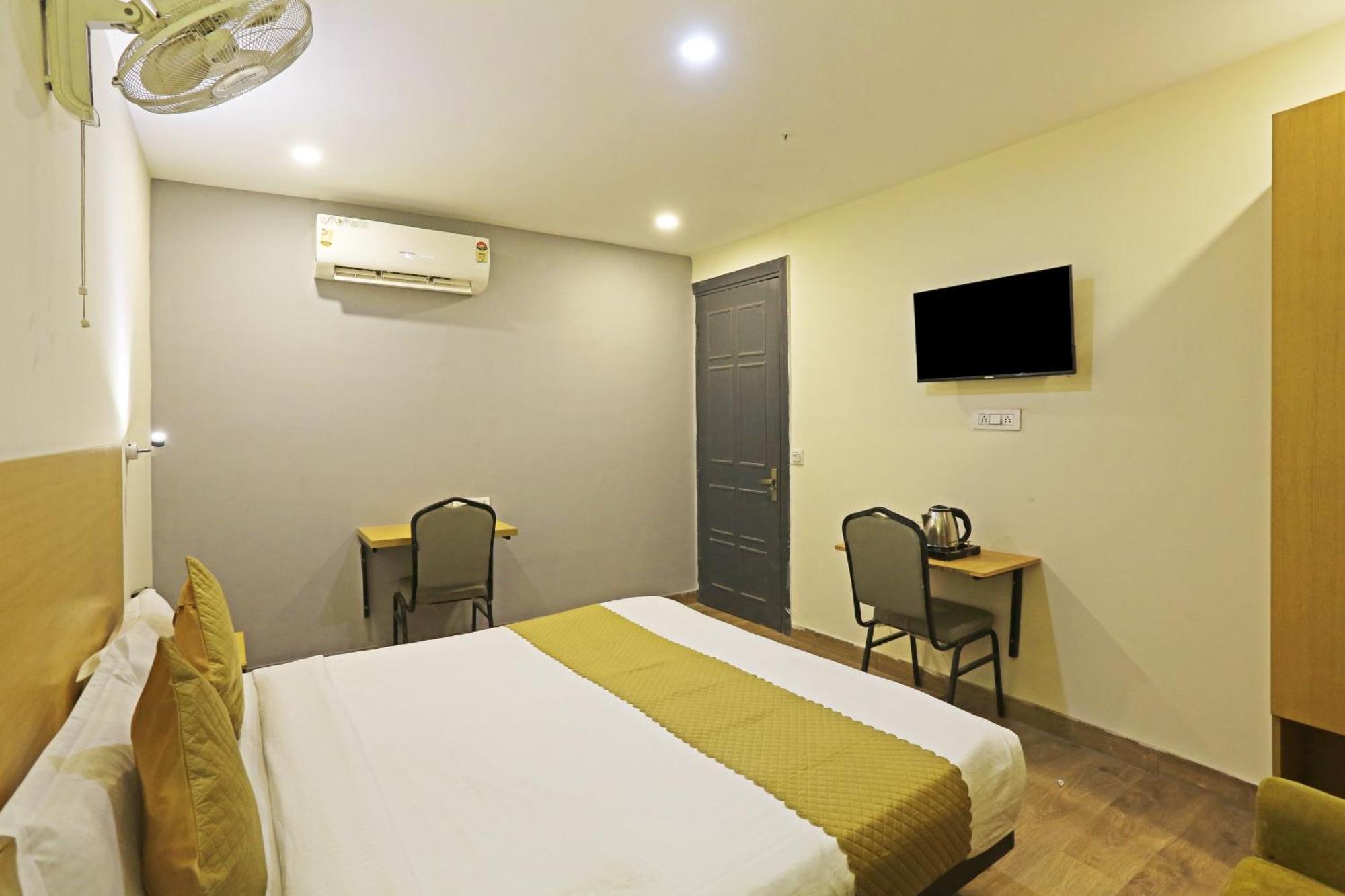 Hotel Twamev Residency Uttam Nagar Couple Friendly Дели Экстерьер фото
