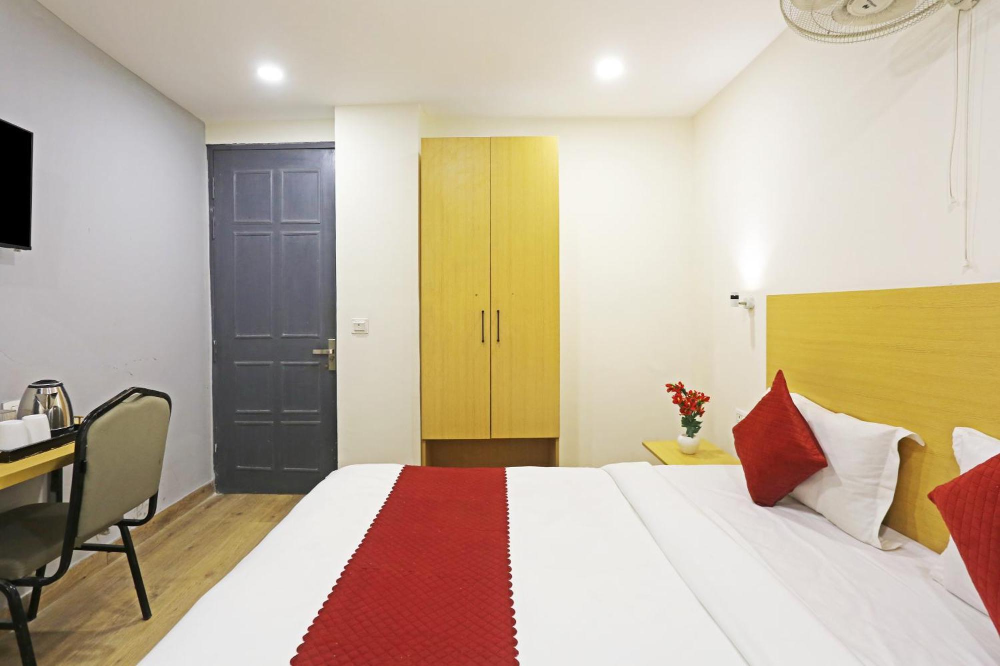 Hotel Twamev Residency Uttam Nagar Couple Friendly Дели Экстерьер фото