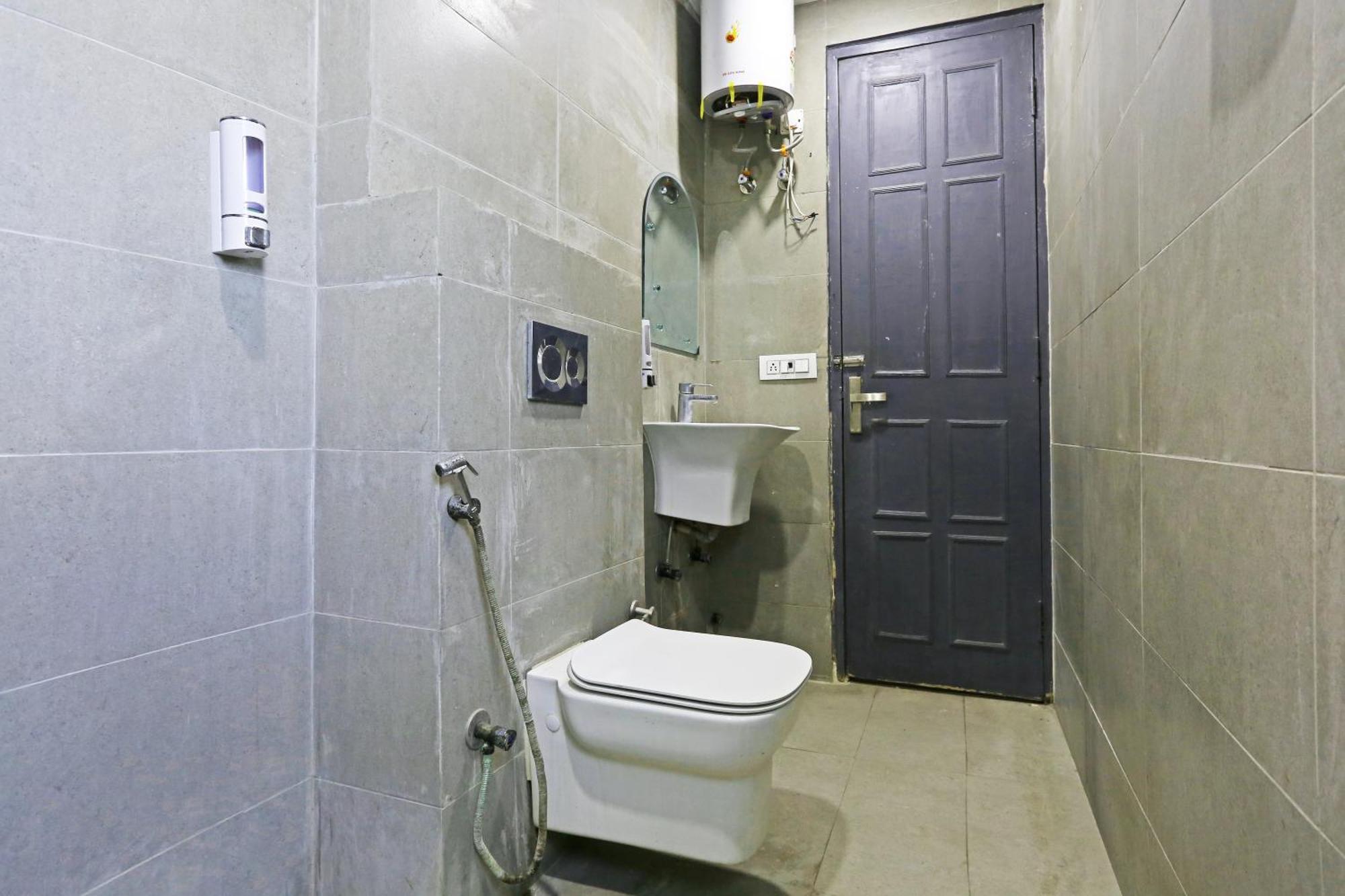 Hotel Twamev Residency Uttam Nagar Couple Friendly Дели Экстерьер фото