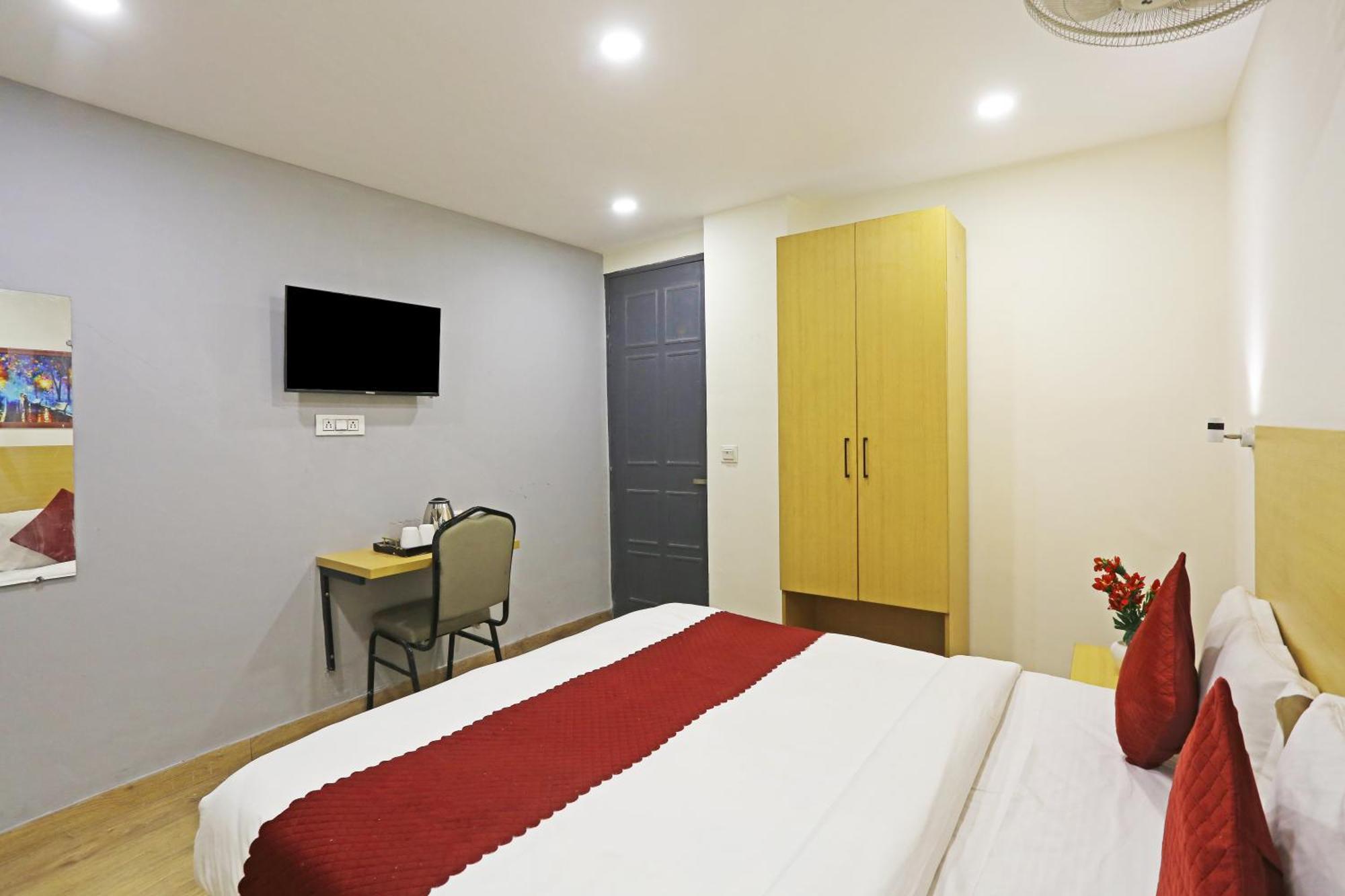 Hotel Twamev Residency Uttam Nagar Couple Friendly Дели Экстерьер фото