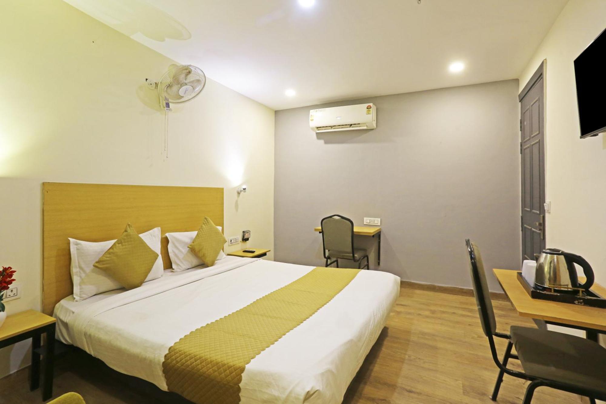 Hotel Twamev Residency Uttam Nagar Couple Friendly Дели Экстерьер фото