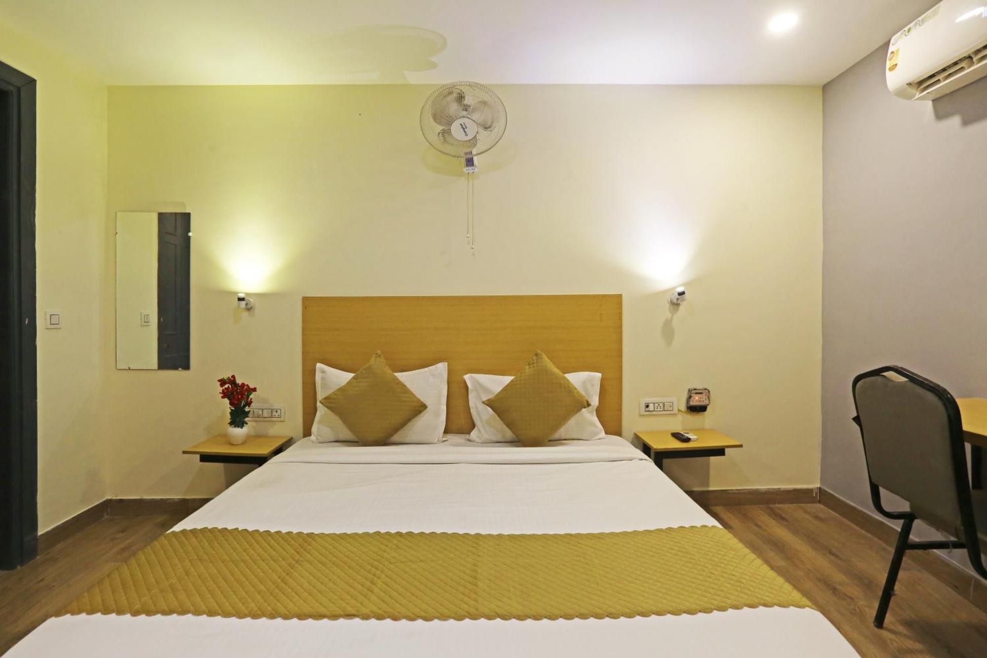 Hotel Twamev Residency Uttam Nagar Couple Friendly Дели Экстерьер фото