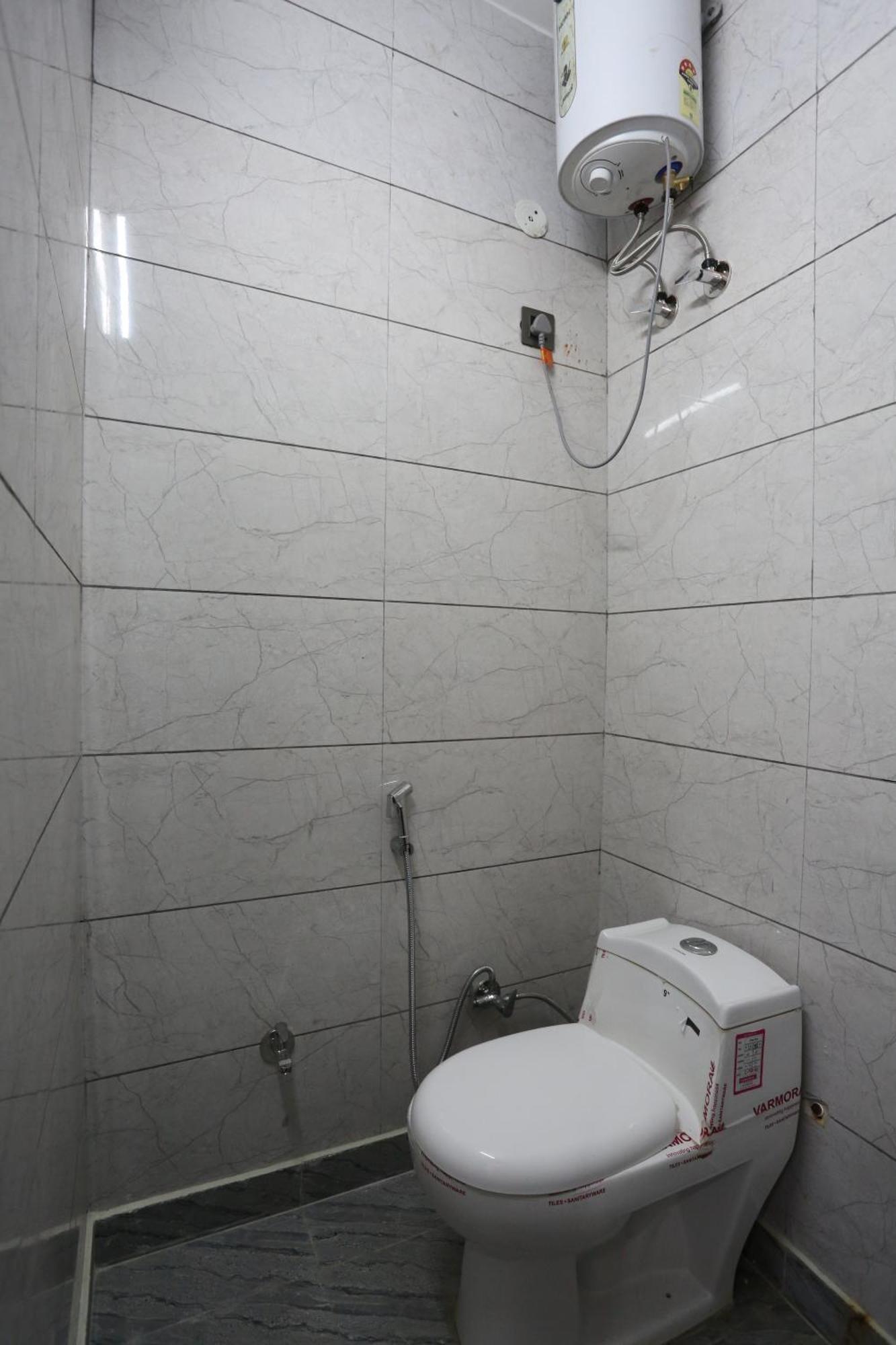 Hotel Twamev Residency Uttam Nagar Couple Friendly Дели Экстерьер фото